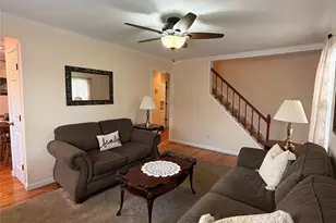 13 Gerald Ave, Hicksville, NY 11801 - Photo 2