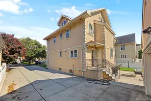 30 North Dr, Whitestone, NY 11357 - Photo 32