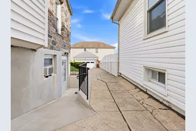 221 Edgewood Avenue, Yonkers, NY 10704 - Photo 40