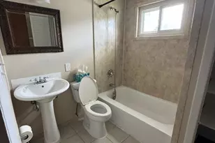 155 Trouville Rd, Copiague, NY 11726 - Photo 10