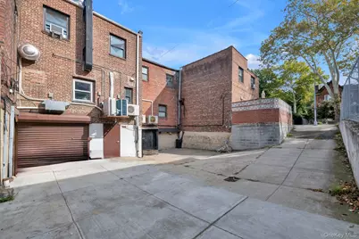 61-16 Laurel Hill Boulevard, Woodside, NY 11377 - Photo 16