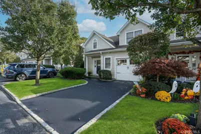 32 Coral Lane, Sayville, NY 11782 - Photo 2
