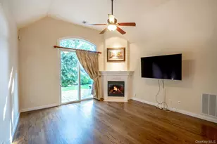 32 Coral Ln, Sayville, NY 11782 - Photo 8
