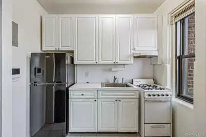 141 Woodmere Boulevard #3C, Woodmere, NY 11598 - Photo 8