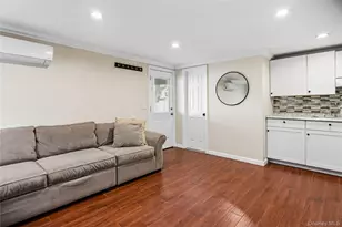 34 Knoll St, Lindenhurst, NY 11757 - Photo 18