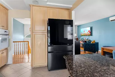 34 Knoll Street, Lindenhurst, NY 11757 - Photo 10