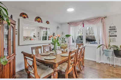 231 W Woodside Avenue, Patchogue, NY 11772 - Photo 38