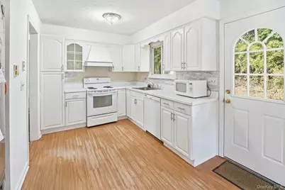 24 Rocky Road, Hopewell Junction, NY 12533 - Photo 6