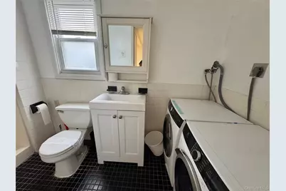 11 Lee Court #A, Great Neck, NY 11024 - Photo 6
