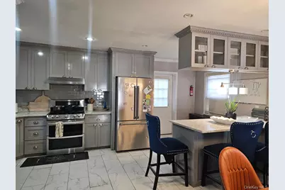 127 Amherst Road, Valley Stream, NY 11581 - Photo 4