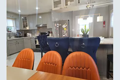127 Amherst Road, Valley Stream, NY 11581 - Photo 2
