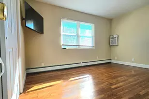 882 Leeds Ct, North Bellmore, NY 11710 - Photo 12