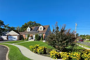 882 Leeds Ct, North Bellmore, NY 11710 - Photo 2