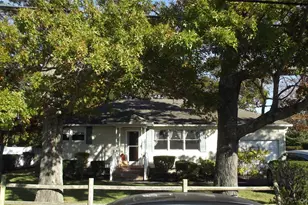 57 Richmond Ave, Patchogue, NY 11772 - Photo 2