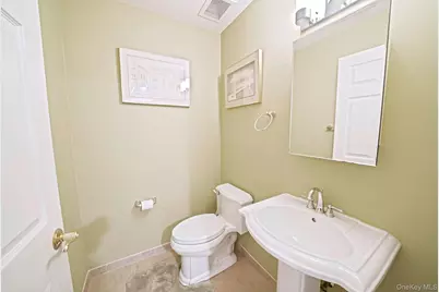 138 Maya Circle, Central Islip, NY 11722 - Photo 14