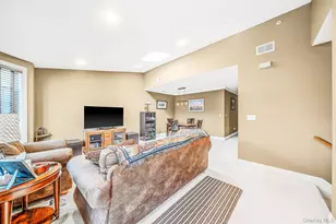 138 Maya Cir, Central Islip, NY 11722 - Photo 6