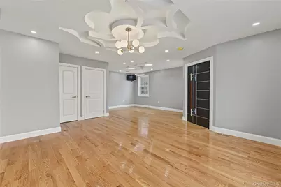 15320 120th Avenue, Jamaica, NY 11434 - Photo 4