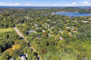 17 Brander Pkwy, Shelter Island, NY 11964 - Photo 4