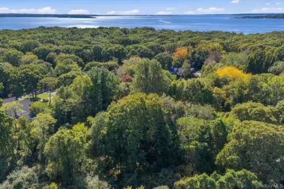 17 Brander Parkway, Shelter Island, NY 11964 - Photo 14