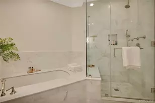 1000 Royal Ct, North Hills, NY 11040 - Photo 26