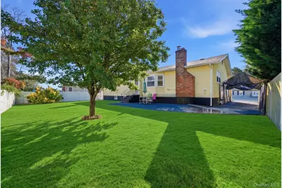 10 Francisco Avenue, Central Islip, NY 11722 - Photo 4