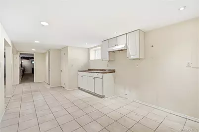10 Francisco Avenue, Central Islip, NY 11722 - Photo 34