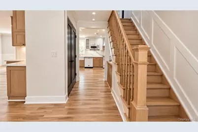 7 Shoreham Drive W, Dix Hills, NY 11746 - Photo 26