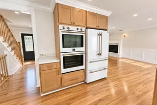 7 Shoreham Dr W, Dix Hills, NY 11746 - Photo 14