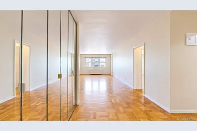 66-36 Yellowstone Boulevard #A20, Forest Hills, NY 11375 - Photo 4
