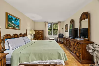 1874 Pelham Parkway S #2R, Bronx, NY 10461 - Photo 12