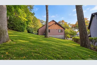 8 Adams Court, Oyster Bay, NY 11771 - Photo 6
