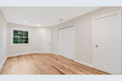 8 Adams Court, Oyster Bay, NY 11771 - Photo 8