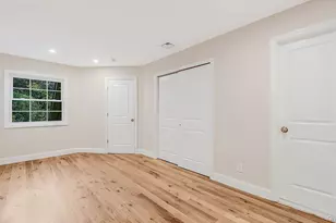8 Adams Ct, Oyster Bay, NY 11771 - Photo 8