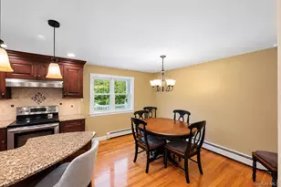 413 Hewlett Ave, Patchogue, NY 11772 - Photo 14