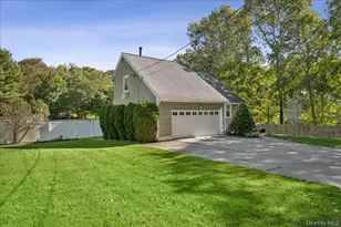 413 Hewlett Ave, Patchogue, NY 11772 - Photo 2