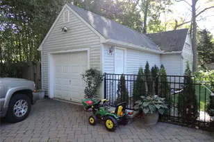 271 Lilac Ln, Smithtown, NY 11787 - Photo 30