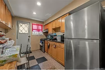 93-10 92nd St, Woodhaven, NY 11421 - Photo 2