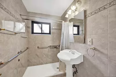 99-11 60th Avenue #Apt No. 4E, Corona, NY 11368 - Photo 8