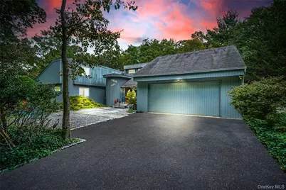 271 Bread and Cheese Hollow Road, Northport, NY 11768 - Photo 2