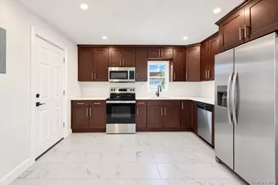 427 36th Street, Lindenhurst, NY 11757 - Photo 8