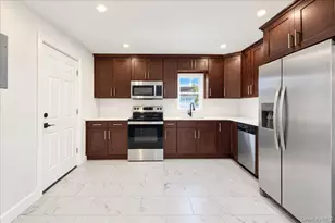 427 36th St, Lindenhurst, NY 11757 - Photo 8