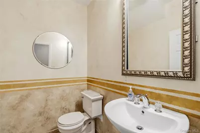 193 Pond View Drive, Port Washington, NY 11050 - Photo 6