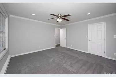 184 Hallock Road #3F1, Lake Grove, NY 11755 - Photo 6