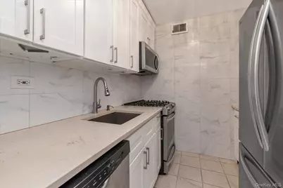125-10 Queens Boulevard #717, Kew Gardens, NY 11415 - Photo 8
