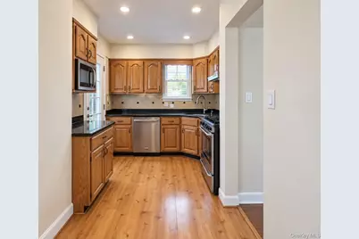 17 Kenmore Road, Valley Stream, NY 11581 - Photo 12