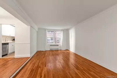 67-12 Yellowstone Boulevard #B15, Forest Hills, NY 11375 - Photo 4