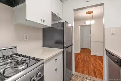 67-12 Yellowstone Boulevard #B15, Forest Hills, NY 11375 - Photo 8