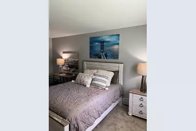 211 Hawthorne Avenue, Central Islip, NY 11722 - Photo 8