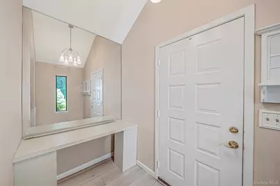 9 Sheila Court, Holtsville, NY 11742 - Photo 4