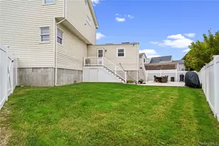 371 E Shore Rd, Lindenhurst, NY 11757 - Photo 40